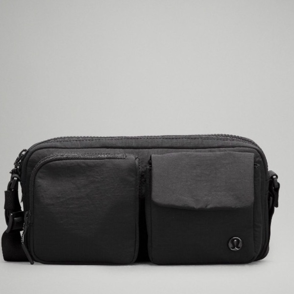 Lululemon Multi-pocket Crossbody Bag 2.5L